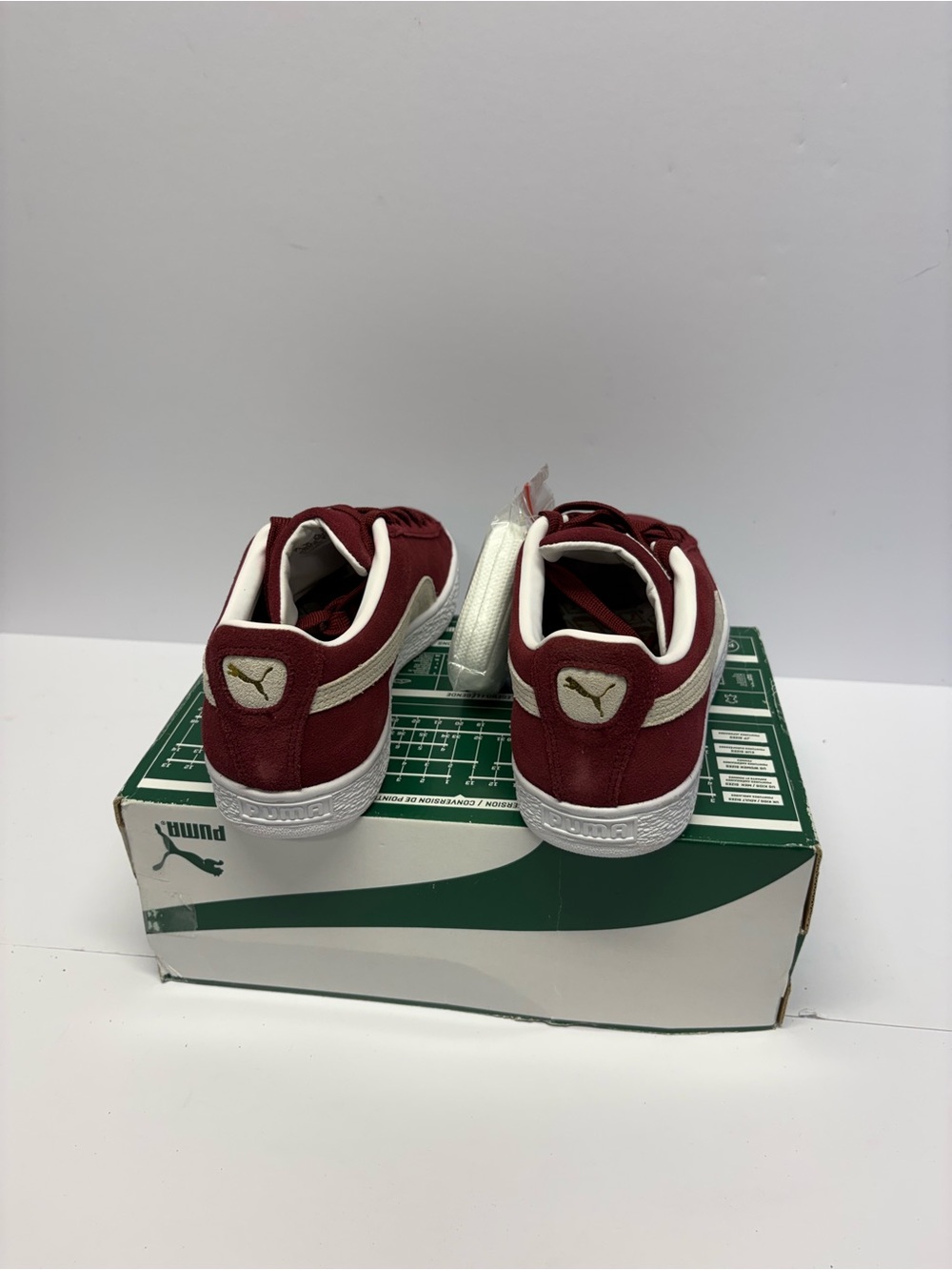Puma Men's Suede Sneaker in Burgundy and White / no original box included/ - Picture 4 of 9